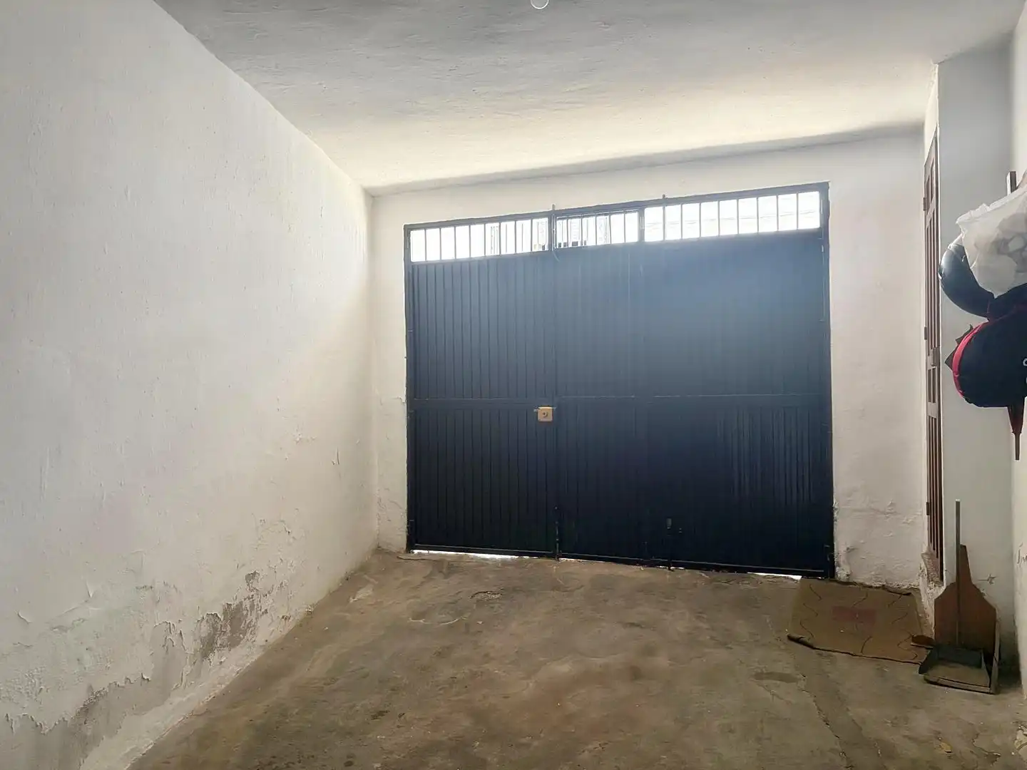 Parking de Finca rústica en venta en Yunquera con Jardín privado, Terraza y Balcón