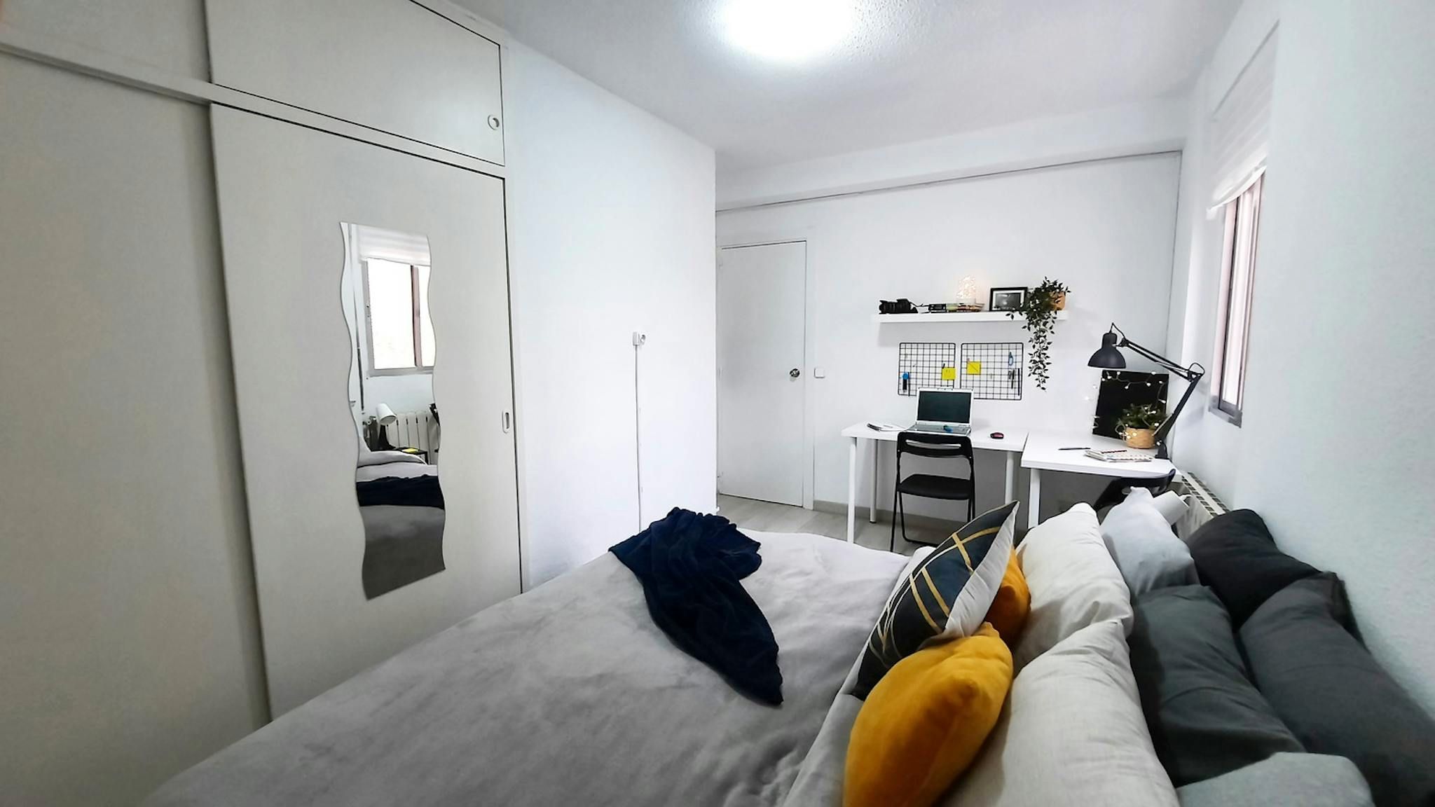 Flat to share in N/A, Orcasur - 12 de Octubre