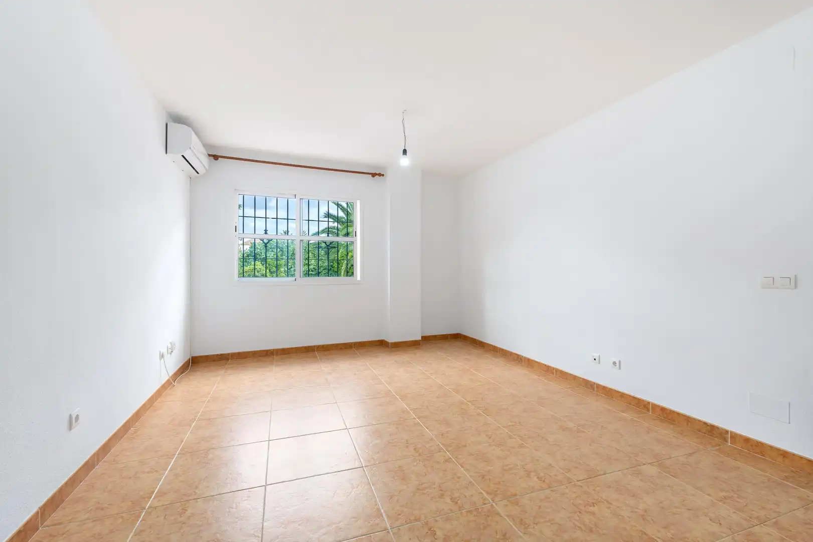 Apartament en venda a Calle Jovellanos #bajo, imagen 2