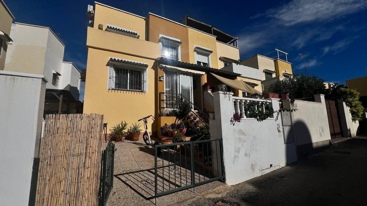 Exterior view of Country house for sale in Orihuela  with Air Conditioner, Private garden and Swimming Pool