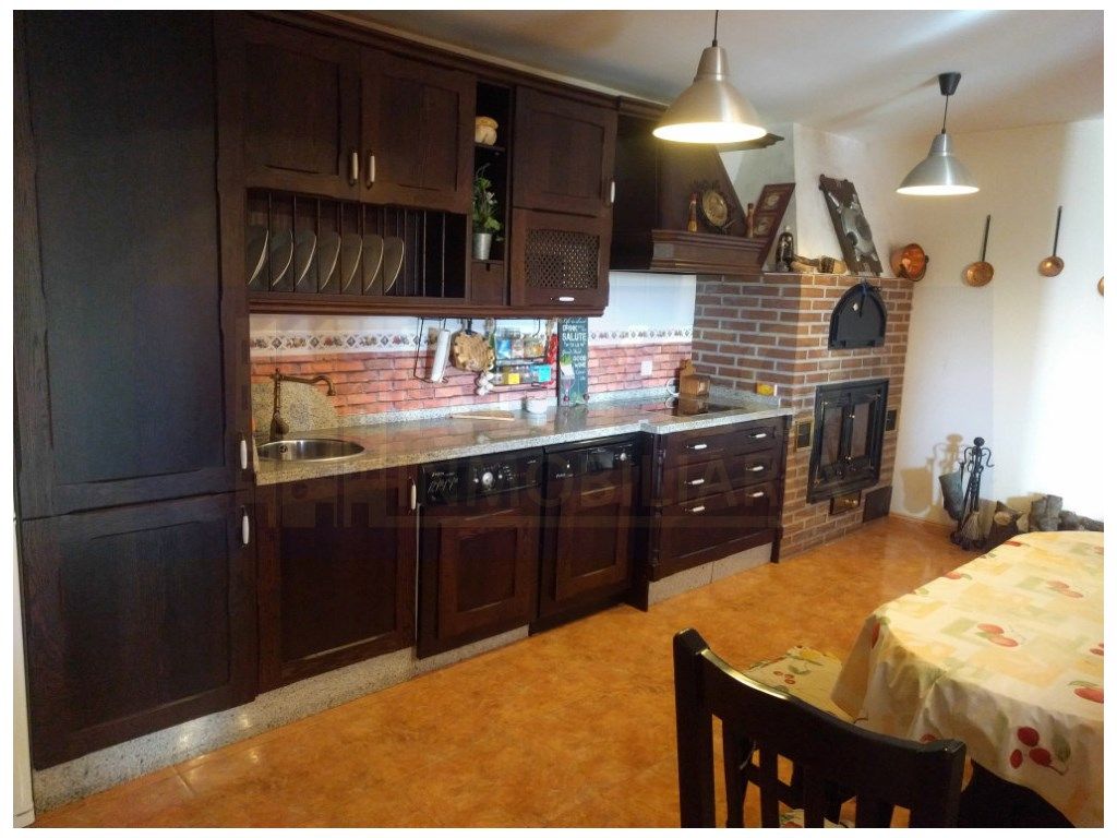 Cuina de Casa adosada en venda en Hormilla