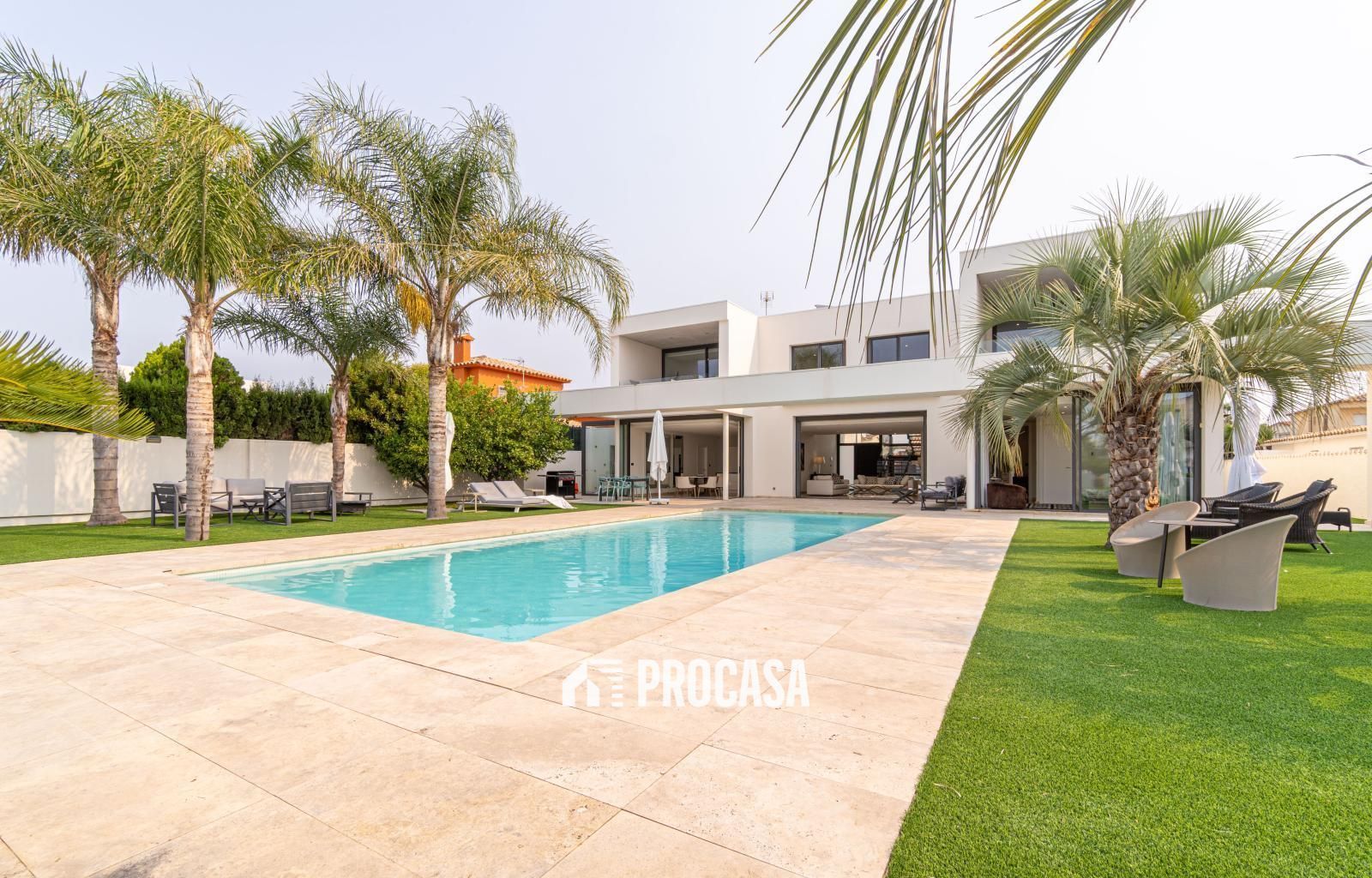 House or chalet for sale in Peni, Peni