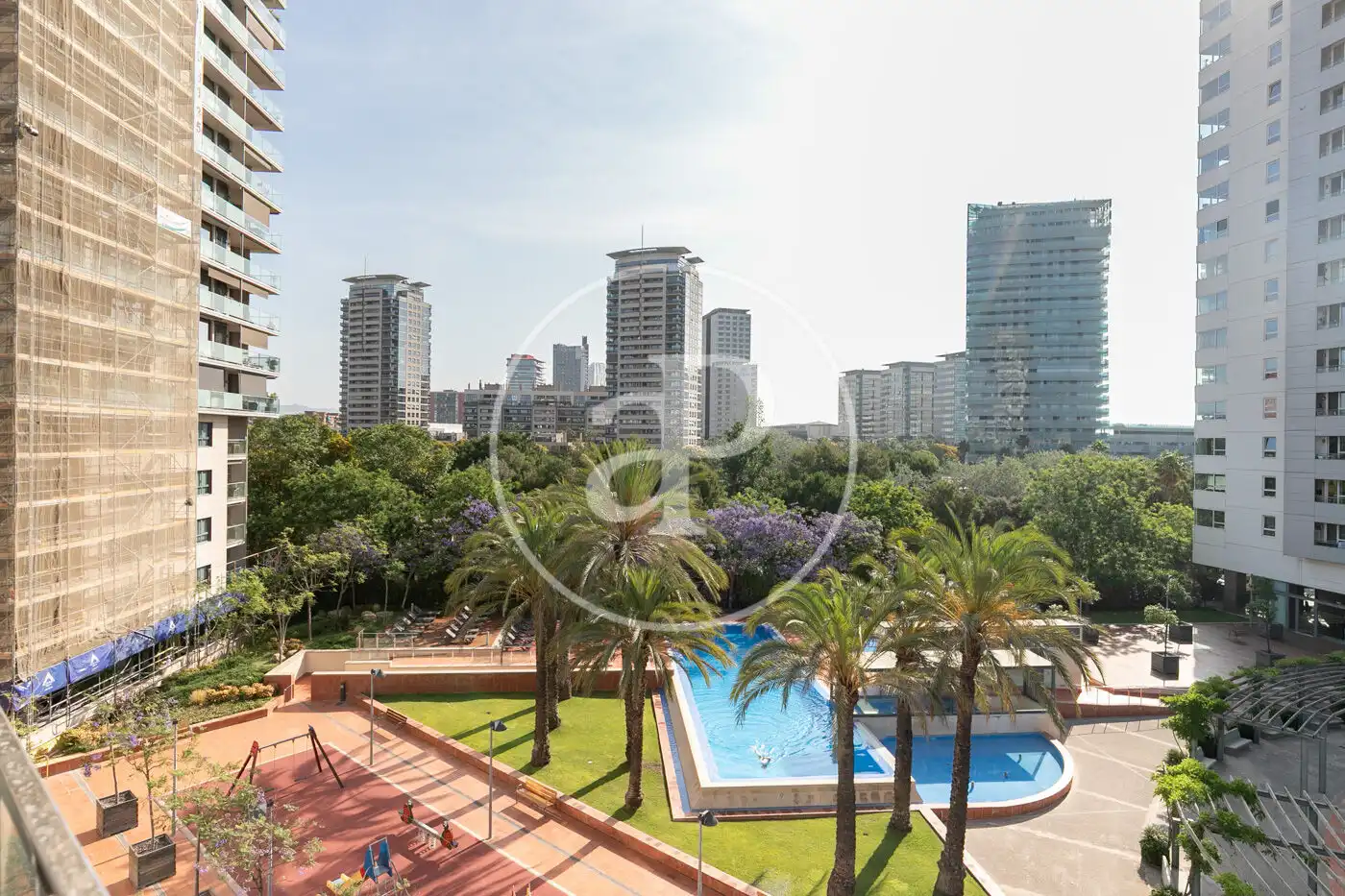 Vista exterior de Pis en venda en Barcelona amb Aire condicionat, Calefacció i Jardí privat
