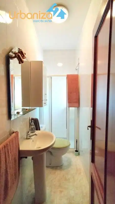 Baño de Ático en venta en Fregenal de la Sierra con Aire acondicionado, Terraza y Trastero