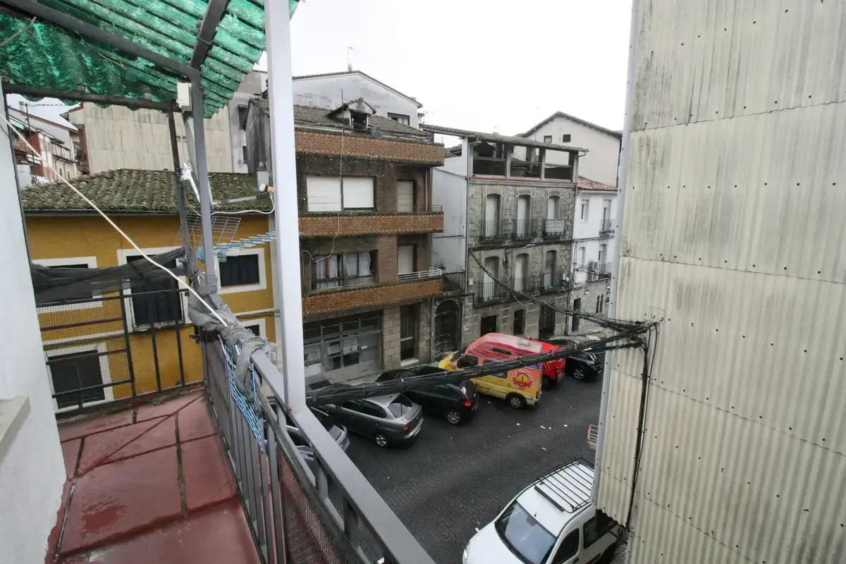 Vista exterior de Pis en venda en Arenas de San Pedro amb Terrassa, Traster i Balcó