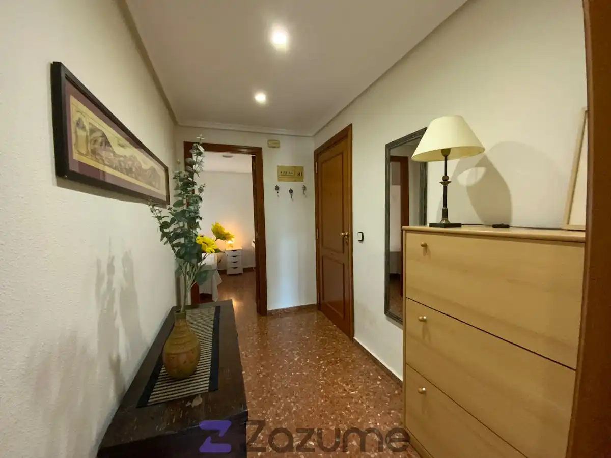 Wohnung zur Miete in Valencia mit Klimaanlage, Heizung und Terrasse