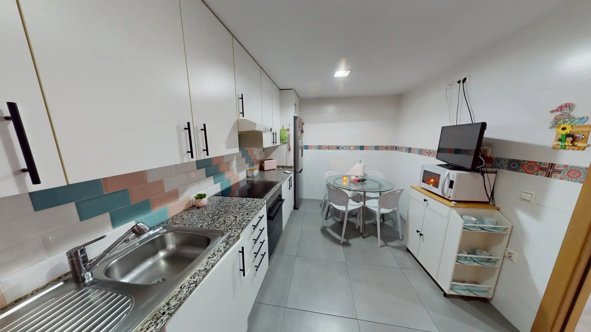 Flat for sale in Avenida 3 de Abril de 1979, Haygon - Universidad