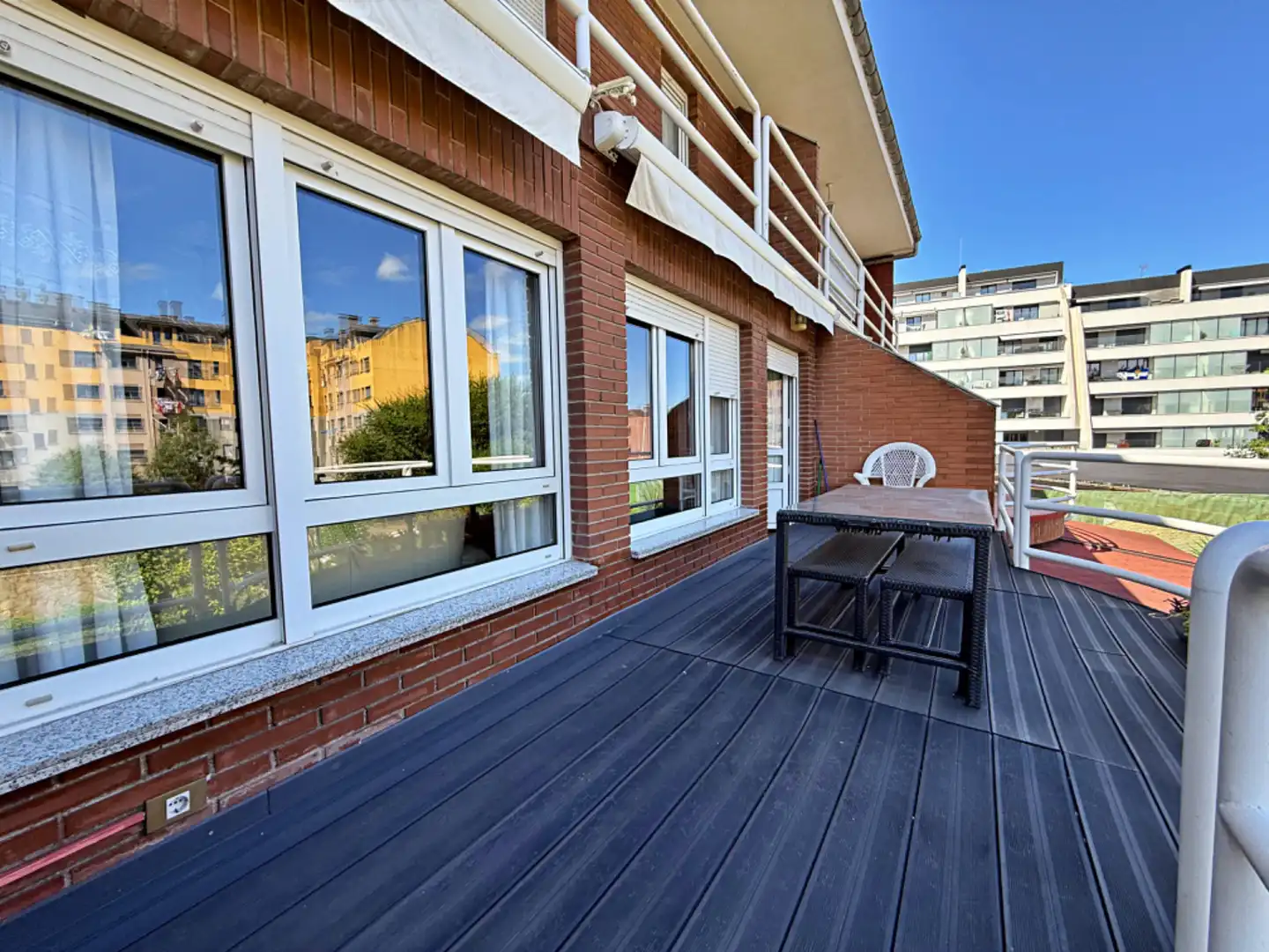 Terraza de Casa adosada en venta en Oviedo  con Calefacción, Jardín privado y Parquet