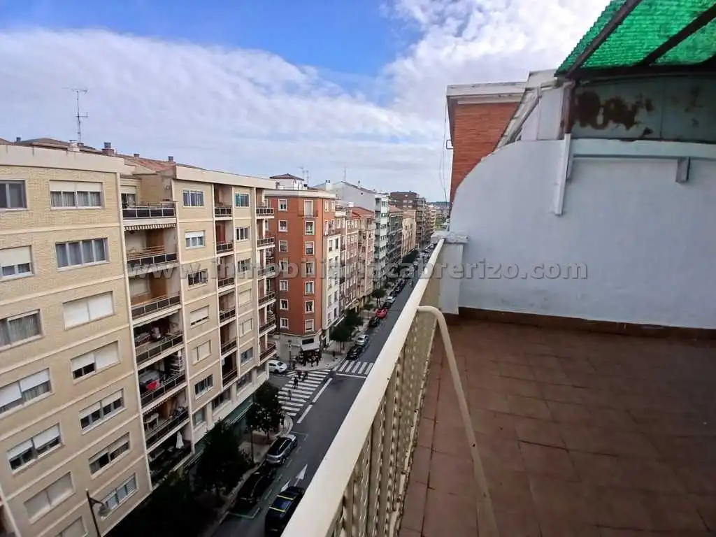 Exterior view of Attic for sale in  Logroño  with Air Conditioner, Terrace and Furnished