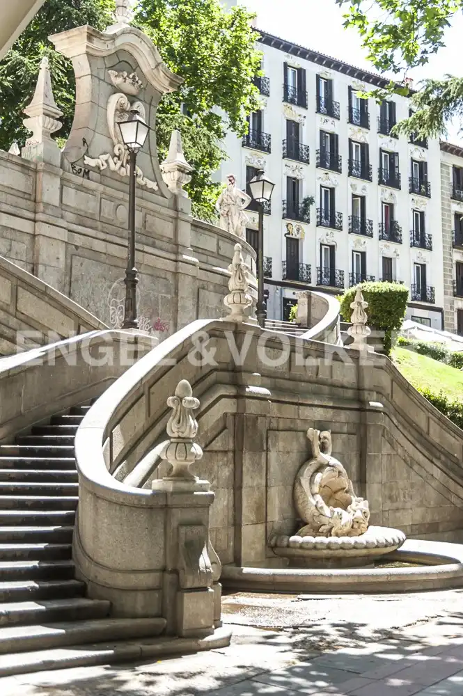 Außenansicht von Wohnung zur Miete in Madrid mit Klimaanlage, Heizung und Möbliert
