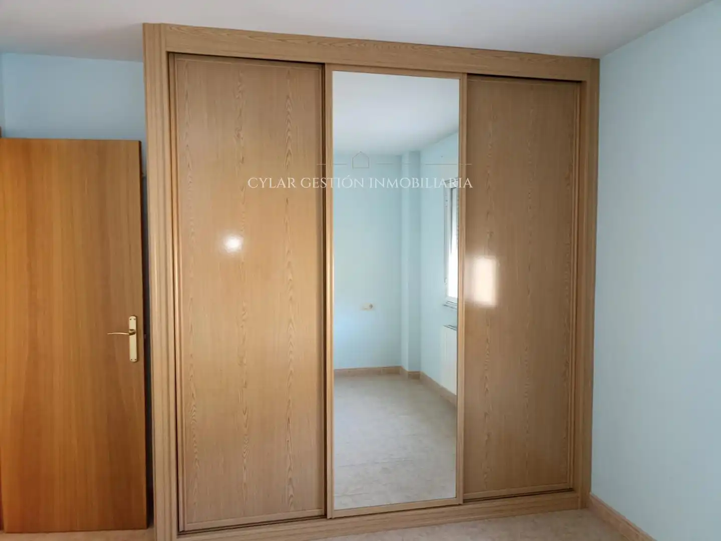 Habitación de Ático en venta en Mozárbez con Calefacción, Terraza y Balcón