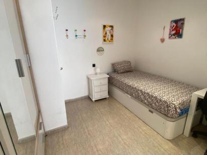 Bedroom of Apartment to share in  Barcelona Capital  with Air Conditioner and Balcony