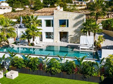 Detached house with balcony to rent in La Fustera