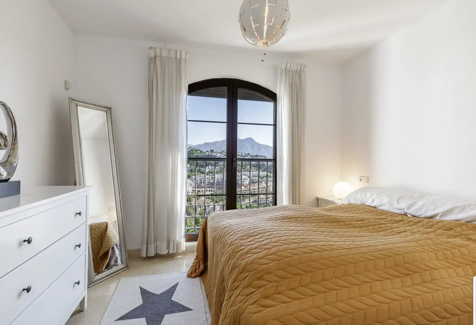 Habitación de Ático en venta en Benahavís con Aire acondicionado, Terraza y Trastero