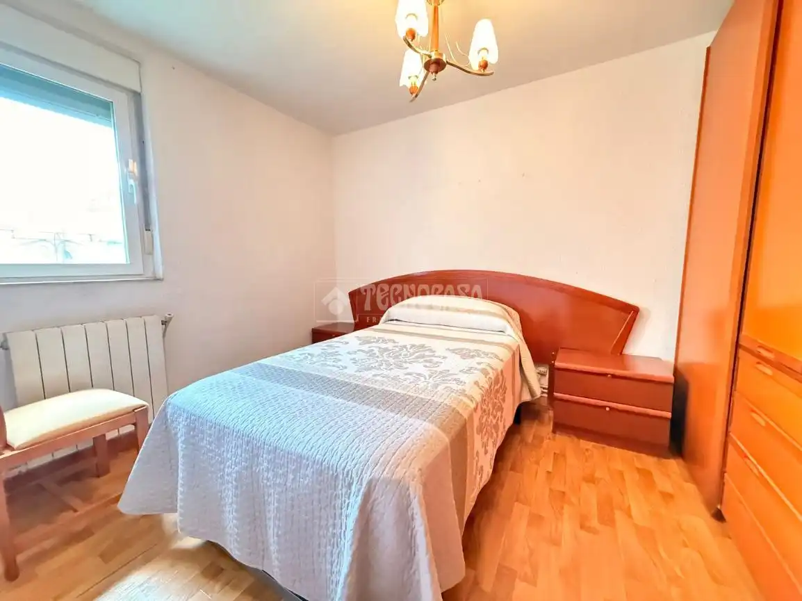Bedroom of Flat for sale in Madrid