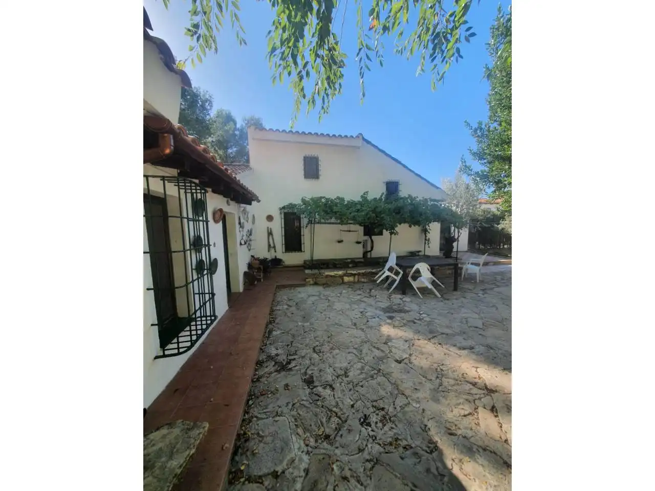 Vista exterior de Casa o xalet en venda en Úbeda amb Aire condicionat, Calefacció i Jardí privat