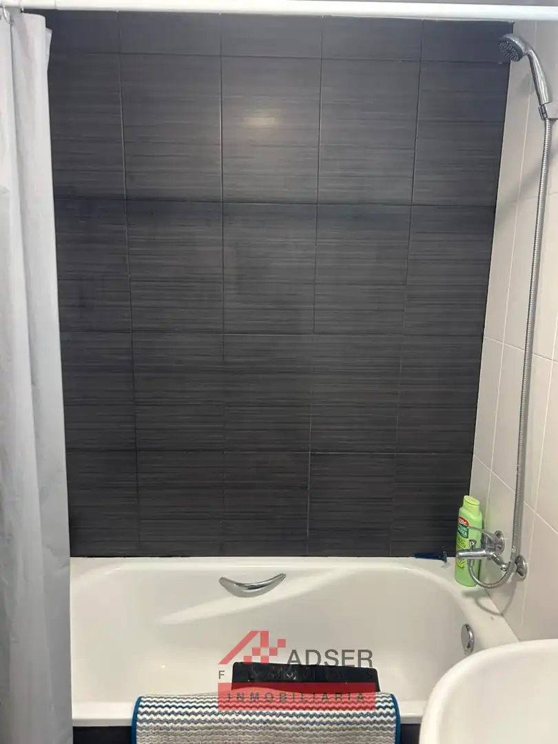 Vista exterior de Piso en venta en Albelda de Iregua con Calefacción, Parquet y Terraza