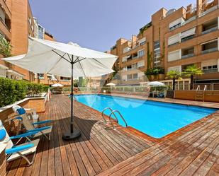 Piscina de Àtic en venda en La Moraleja amb Aire condicionat, Calefacció i Terrassa