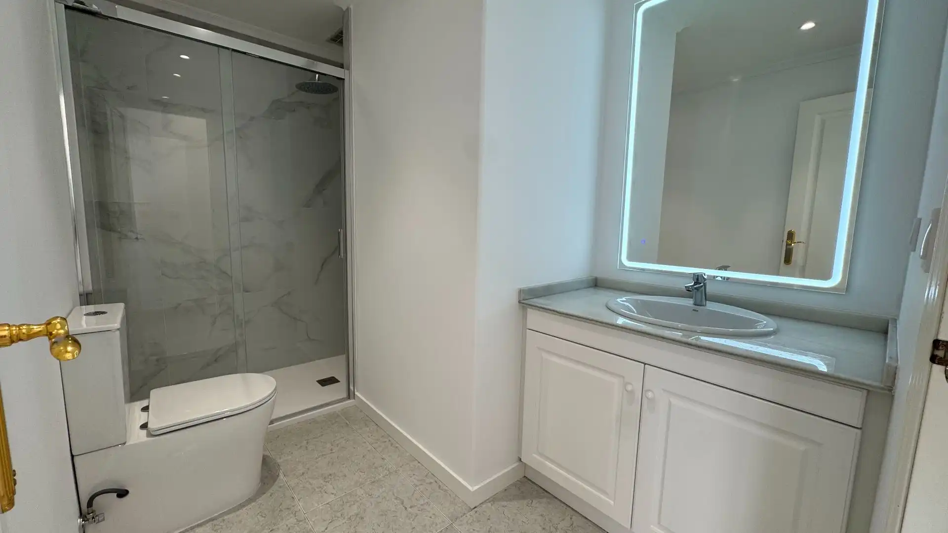 Bany de Apartament en venda en Orihuela amb Terrassa i Piscina comunitària