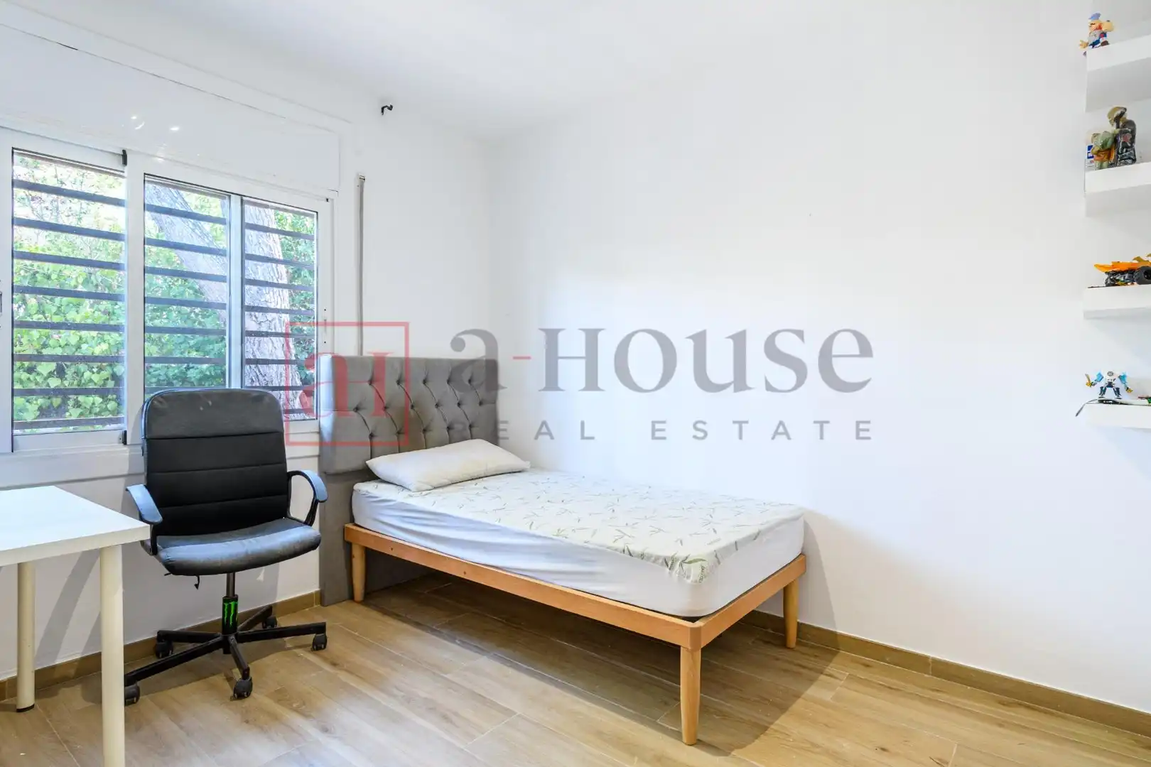 Habitación de Casa o chalet en venta en Olivella con Parquet, Terraza y Piscina