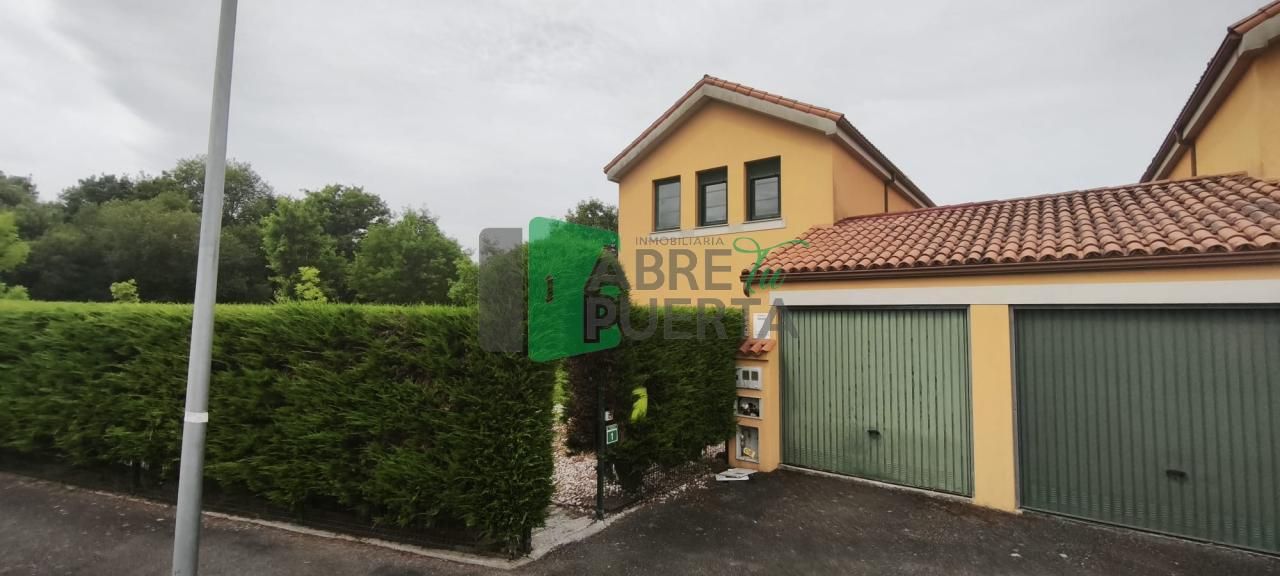 Vista exterior de Casa o xalet en venda en O Pereiro de Aguiar  amb Calefacció, Jardí privat i Parquet
