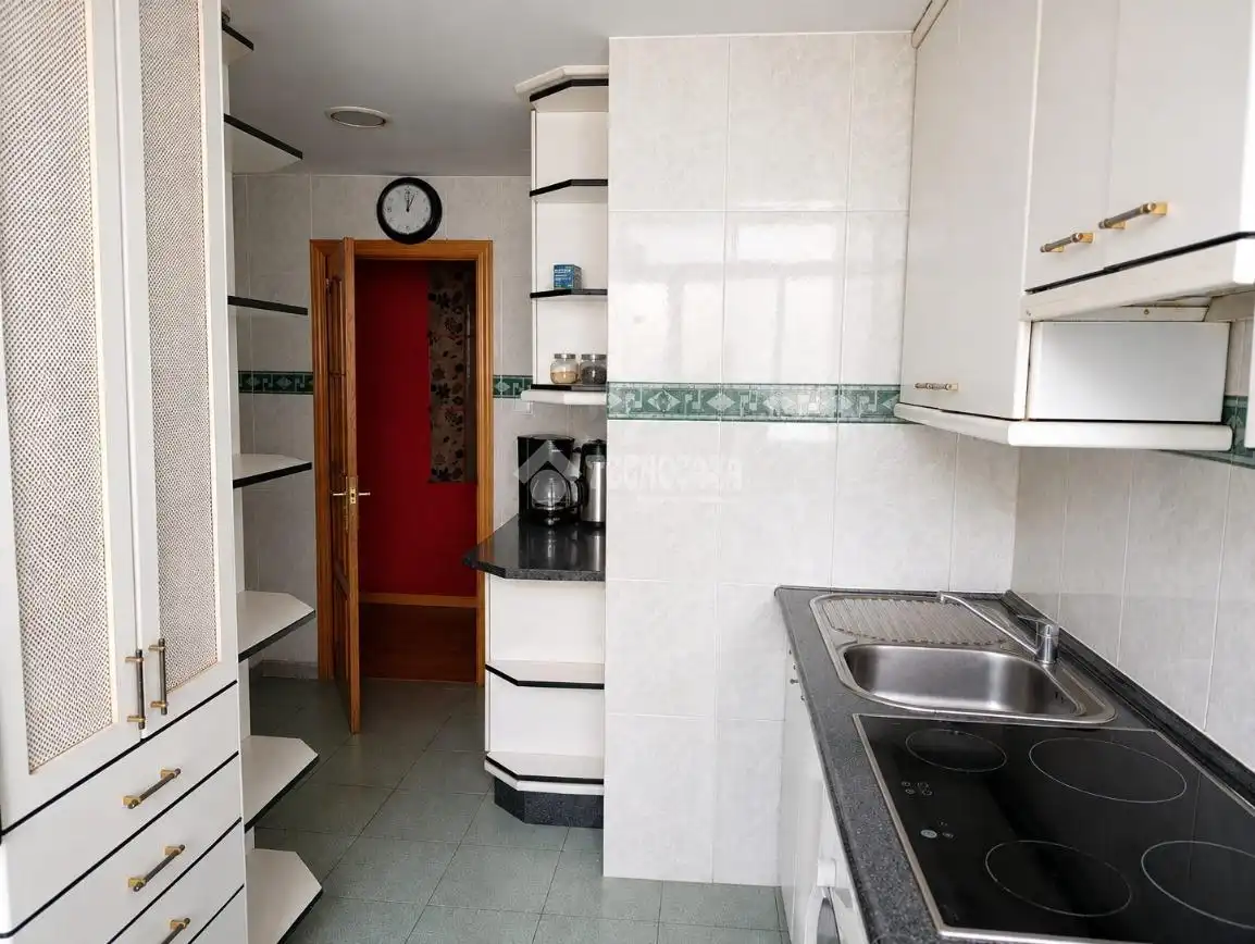Kitchen of Flat for sale in Fuenlabrada  with Heating, Swimming Pool and Community pool