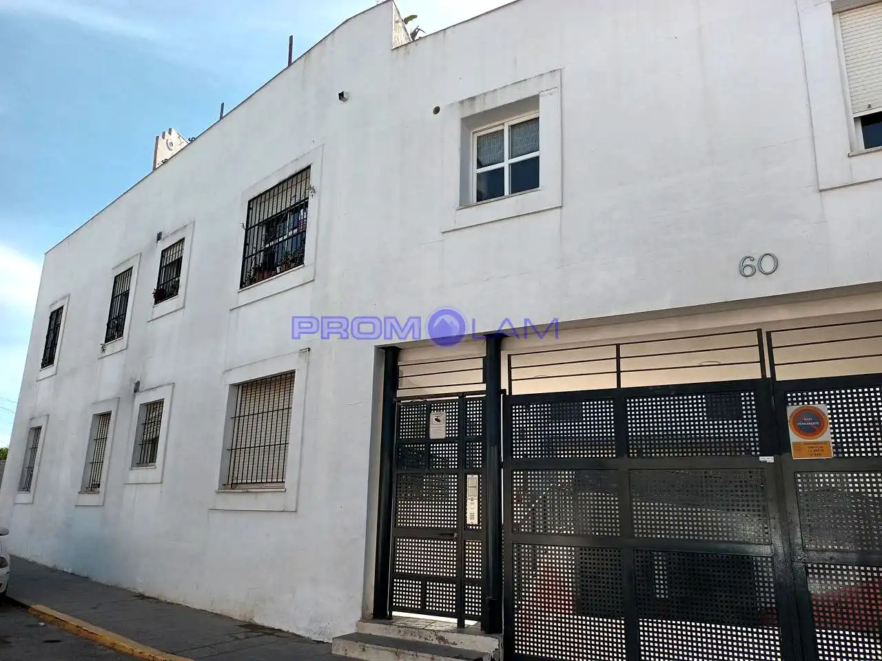 Außenansicht von Erdgeschoss zum Verkauf in Sanlúcar la Mayor