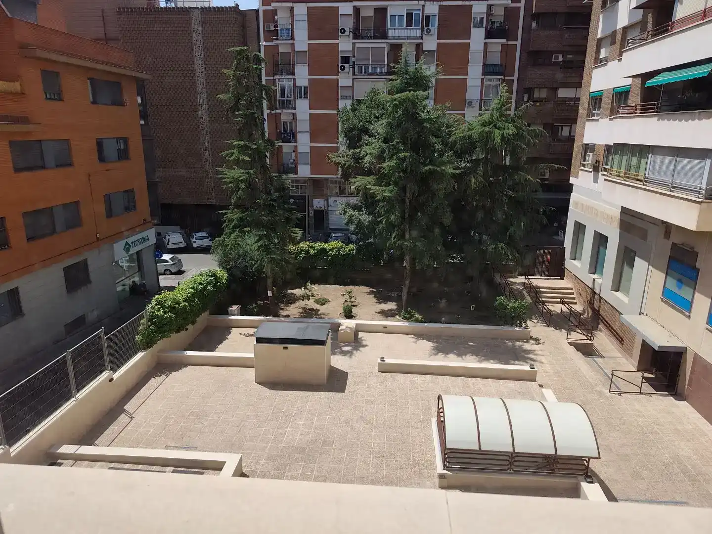 Terrasse von Wohnung zur Miete in Madrid mit Klimaanlage, Abstellraum und Möbliert