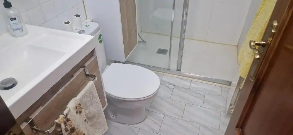 Baño de Casa adosada en venta en Valencia con Aire acondicionado, Calefacción y Terraza