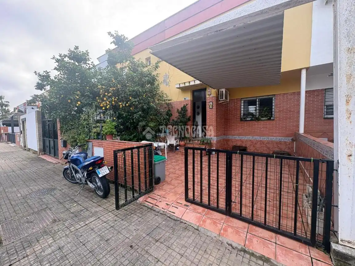 Casa aparellada amb terrassa en venda a Almensilla, imagen 10