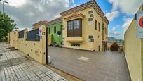 Vista exterior de Casa adosada en venda en Las Palmas de Gran Canaria amb Jardí privat, Terrassa i Traster