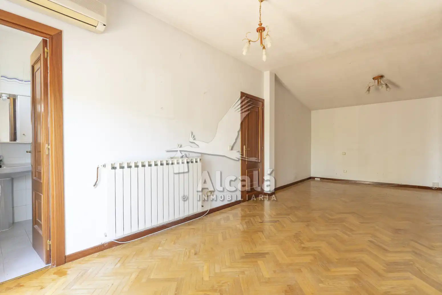 Habitación de Casa adosada en venta en Villalbilla con Aire acondicionado, Calefacción y Parquet