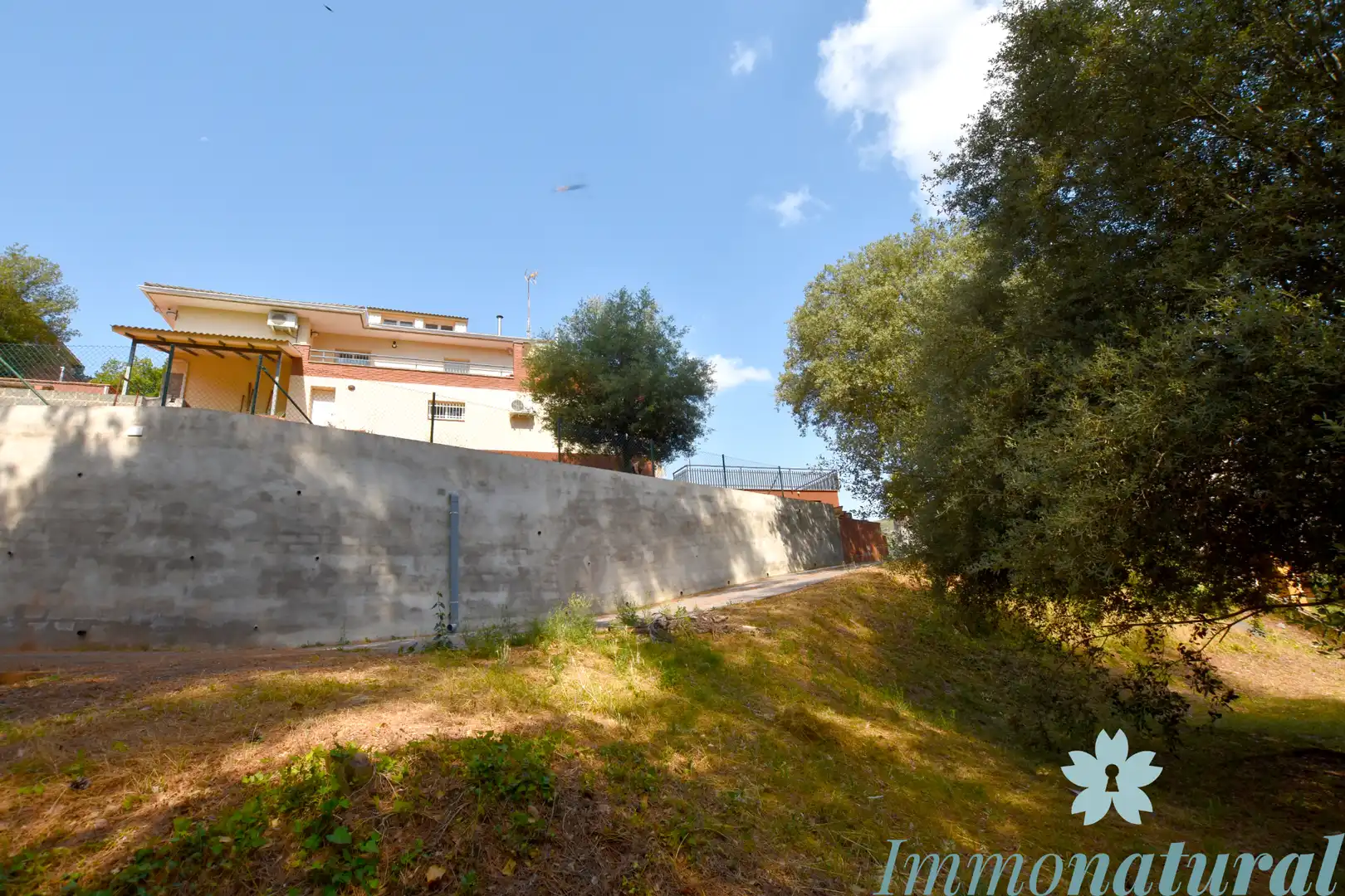 Vista exterior de Casa o chalet en venta en Torrelles de Llobregat con Aire acondicionado, Calefacción y Jardín privado