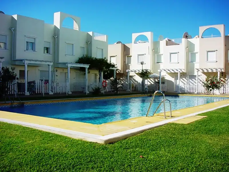 Piscina de Casa adosada en venda en Vera amb Aire condicionat, Calefacció i Jardí privat