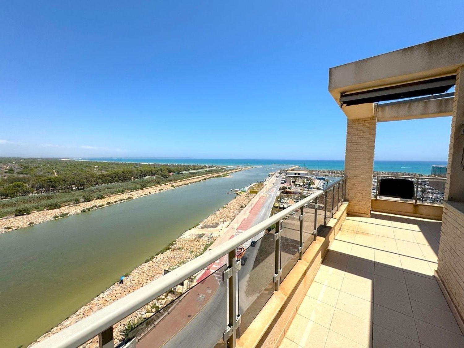 Exterior view of Flat for sale in Guardamar del Segura  with Air Conditioner, Private garden and Terrace