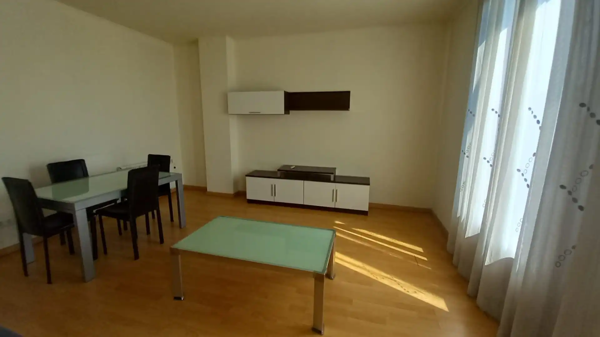 Flat for rent in ARAGO, Instituts - Universitat