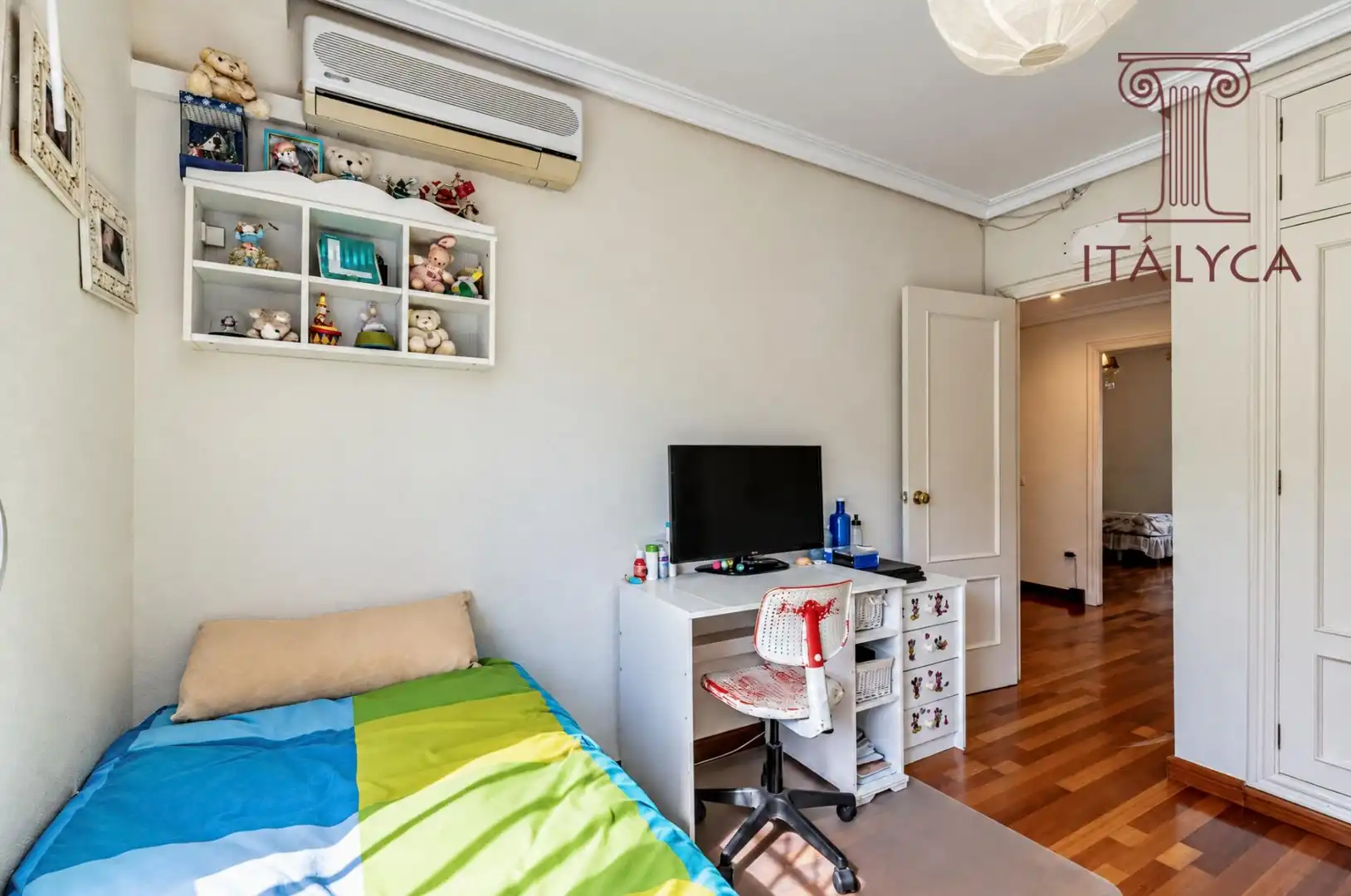 Casa aparellada amb terrassa en venda a Avenida Avenida Clara Campoamor, imagen 88