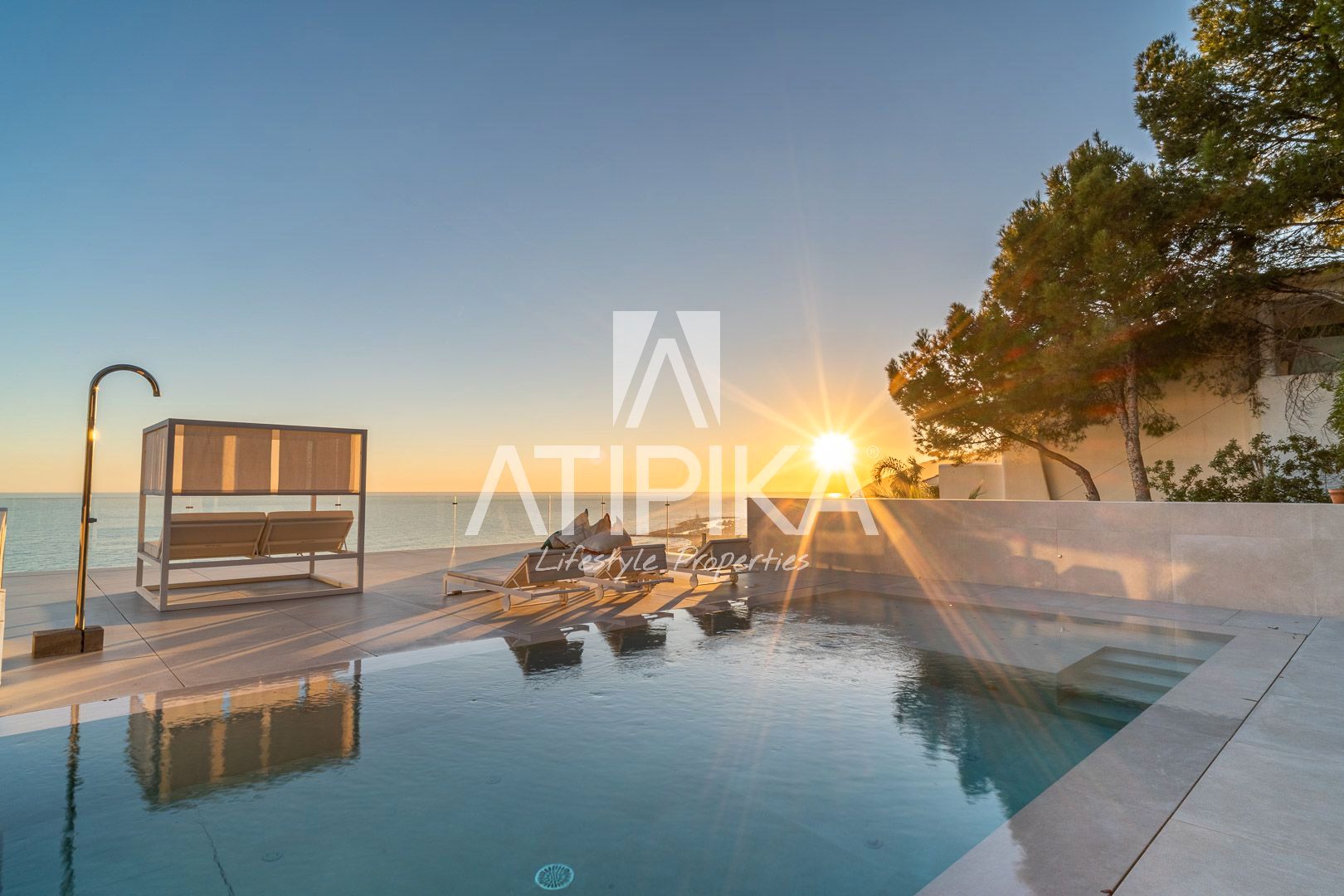 Piscina de Casa o xalet en venda en Castelldefels amb Aire condicionat, Terrassa i Traster