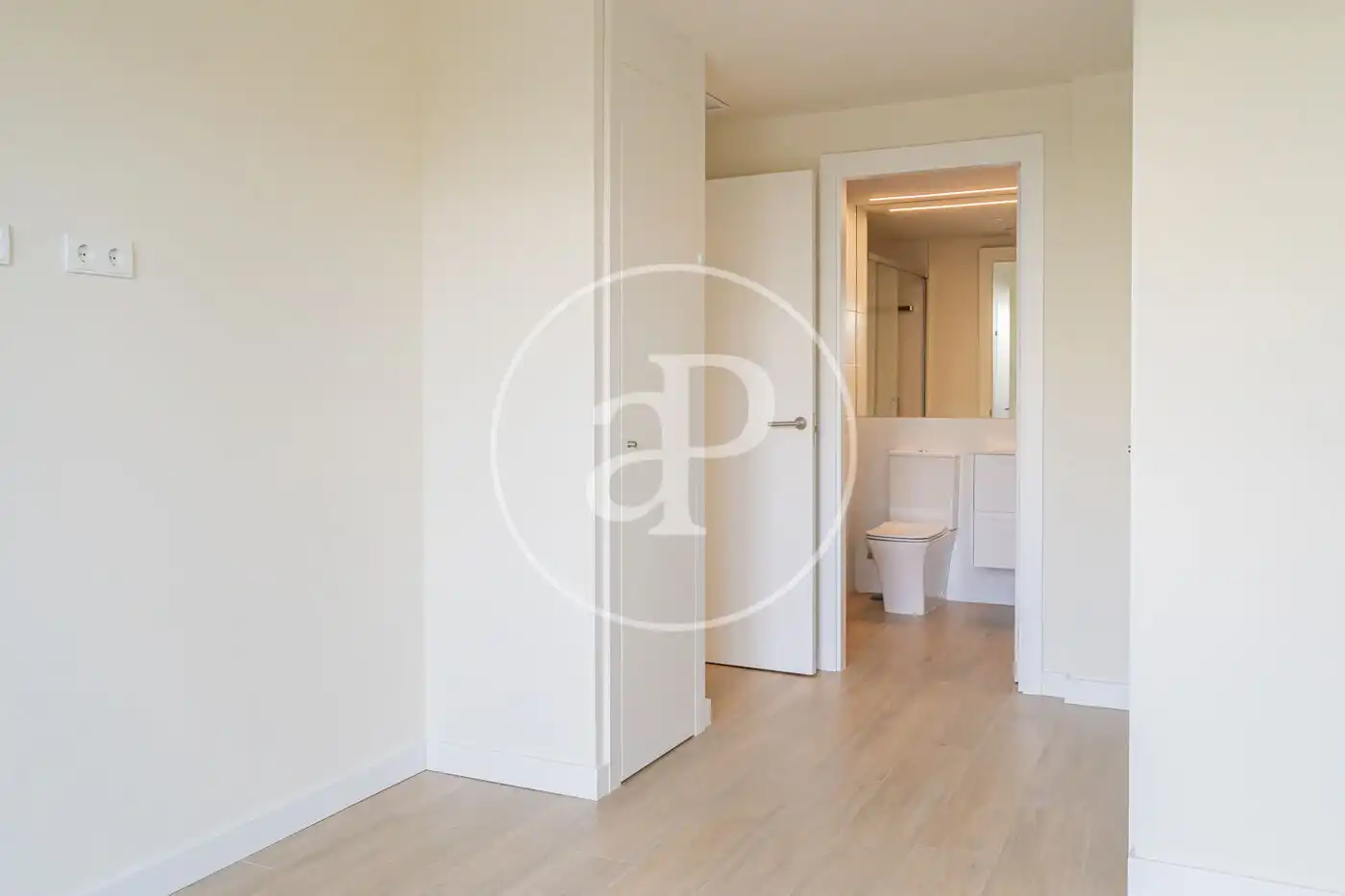 Bedroom of Flat for rent in Madrid  with Air Conditioner, Heating and Terrace