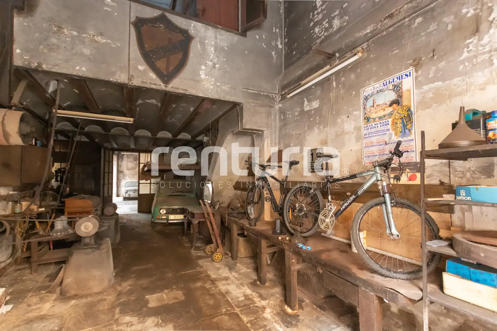 Commercial properties for sale in Valencia  with Terrace