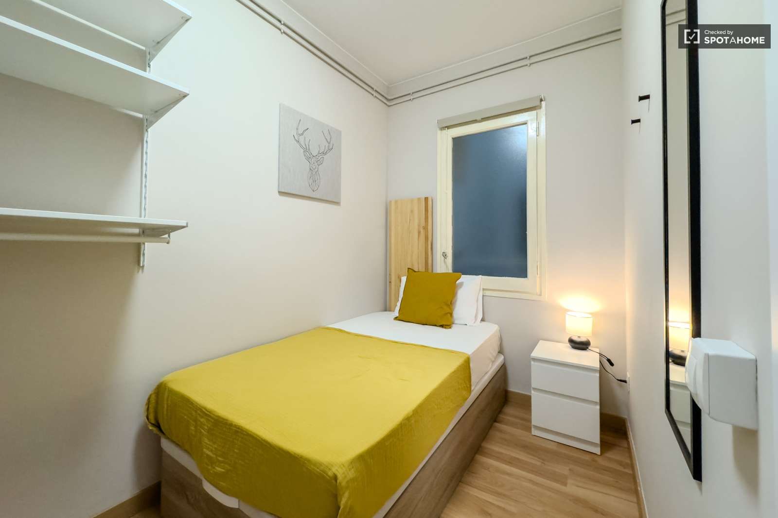 Habitación de Piso para compartir en  Barcelona Capital con Aire acondicionado y Terraza