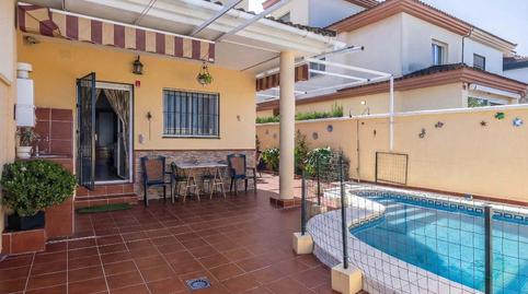 Foto 4 de Casa adosada en venta en Calle Rubí, Cavaleri, Mairena del Aljarafe