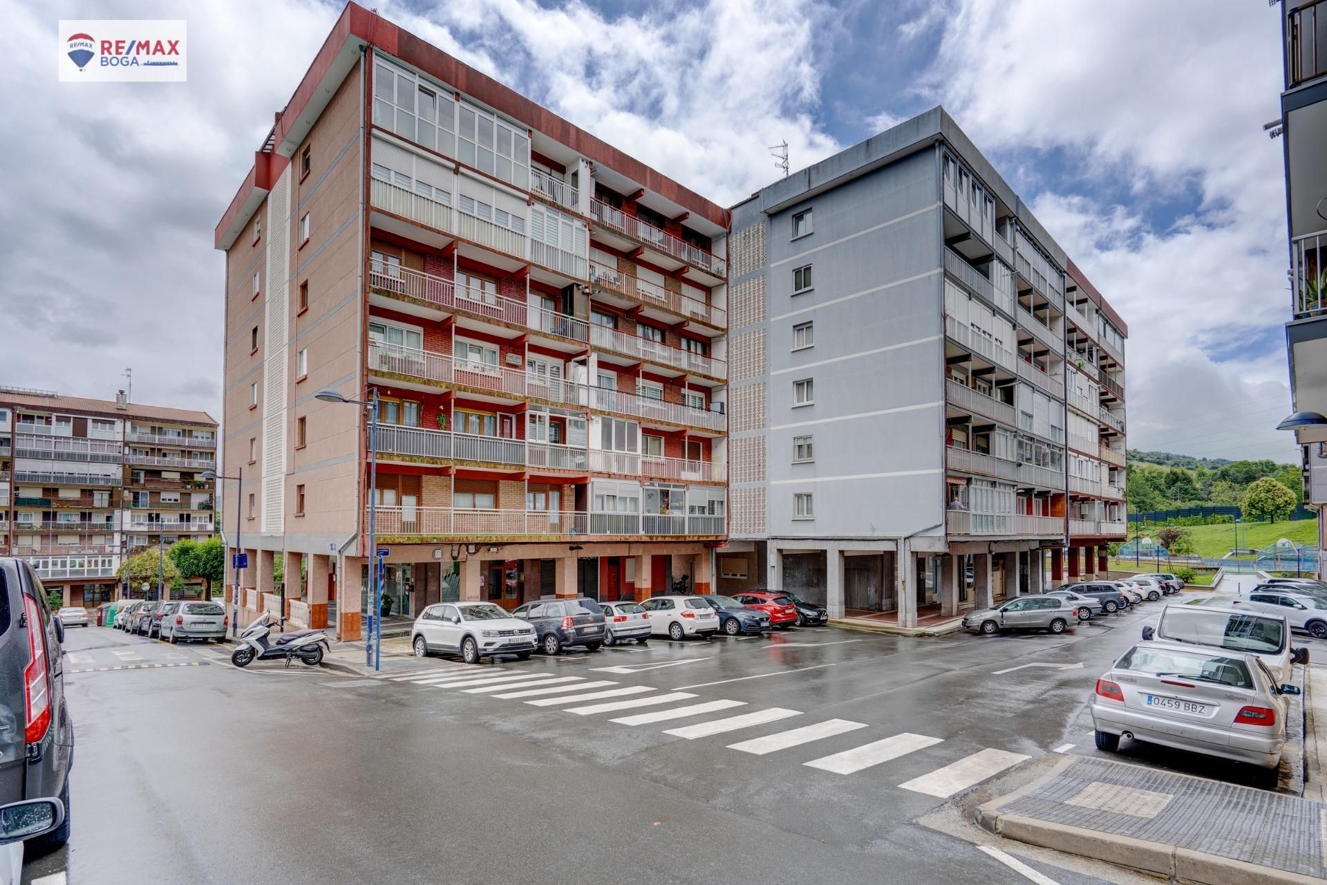 Vista exterior de Pis en venda en Errenteria amb Terrassa, Traster i Balcó