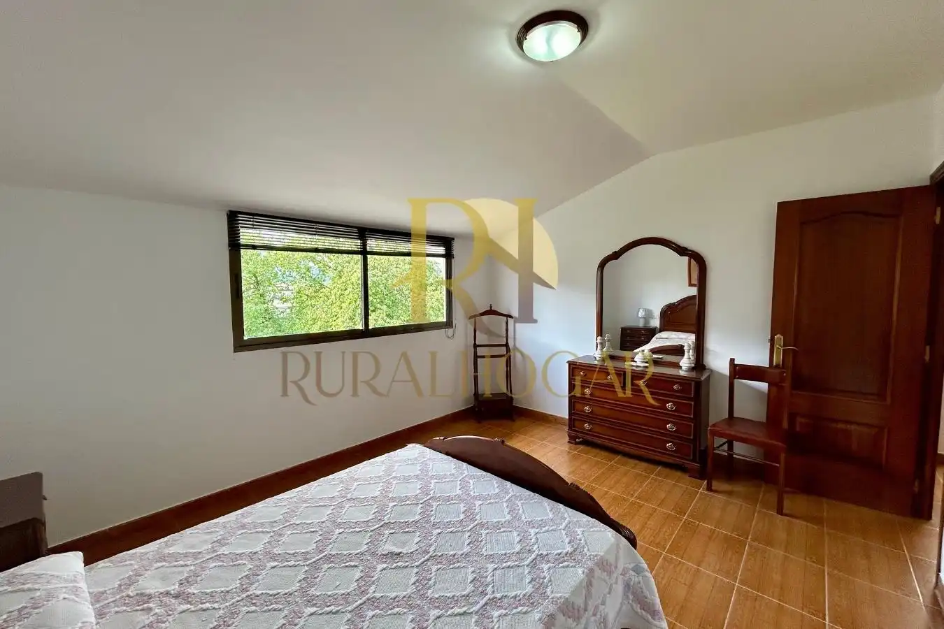 Vista exterior de Casa adosada en venta en Vilamartín de Valdeorras con Terraza