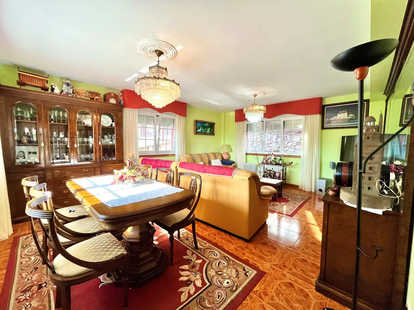 Comedor de Casa o chalet en venta en Culleredo con Calefacción, Terraza y Piscina