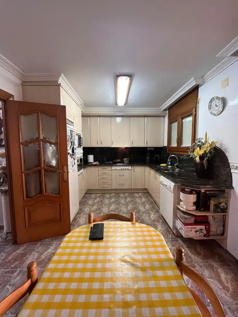 Cuina de Casa adosada en venda en Torrefarrera amb Aire condicionat, Calefacció i Jardí privat