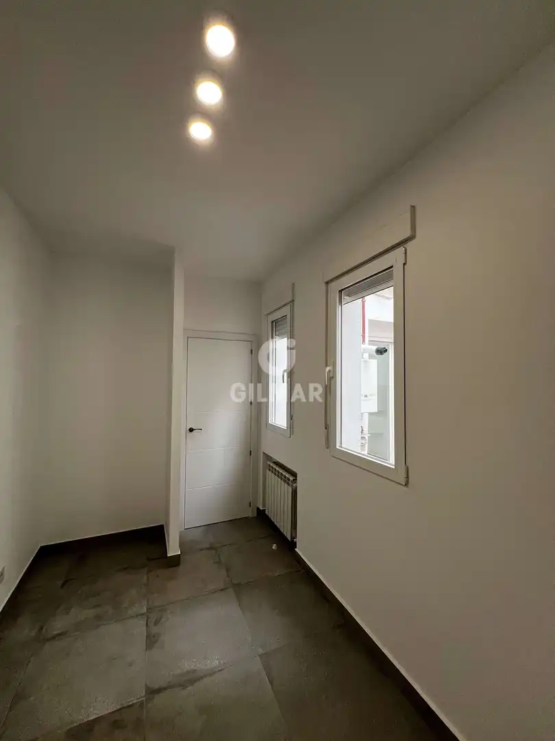 Planta baixa en venda en Madrid amb Calefacció i Balcó