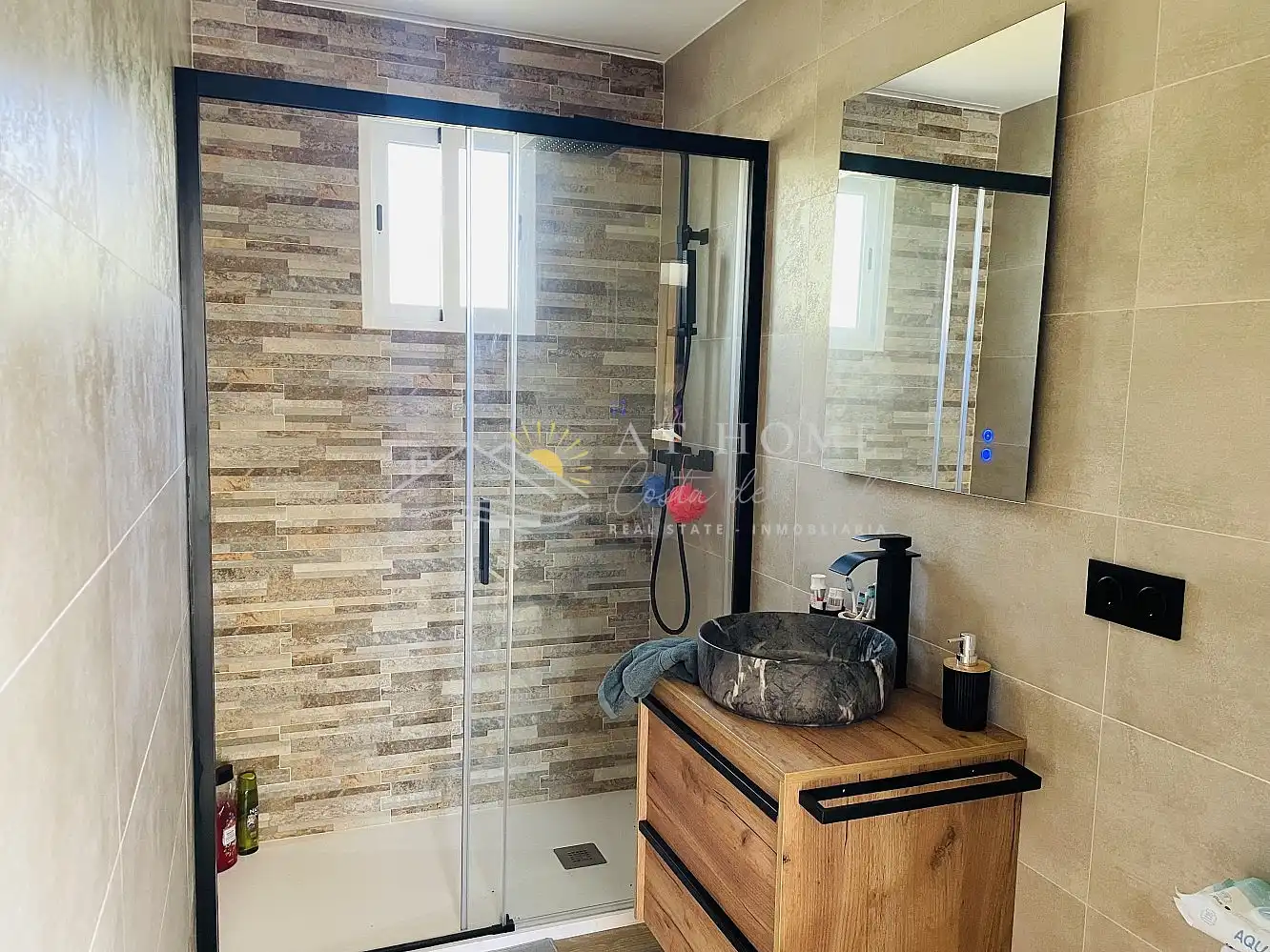 Baño de Apartamento de alquiler en Nerja con Terraza y Piscina