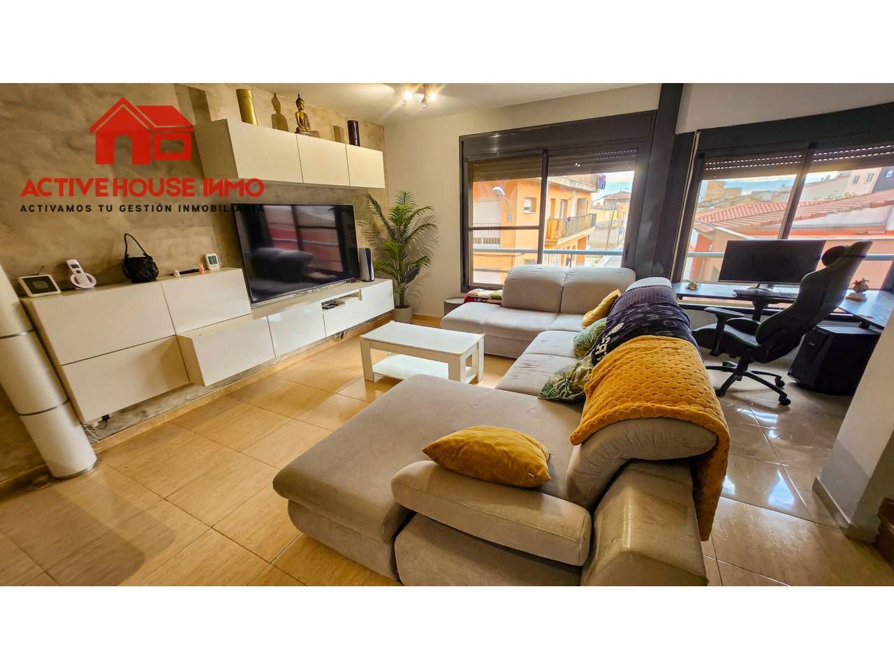 Living room of Single-family semi-detached for sale in Santa Bàrbara  with Air Conditioner and Terrace