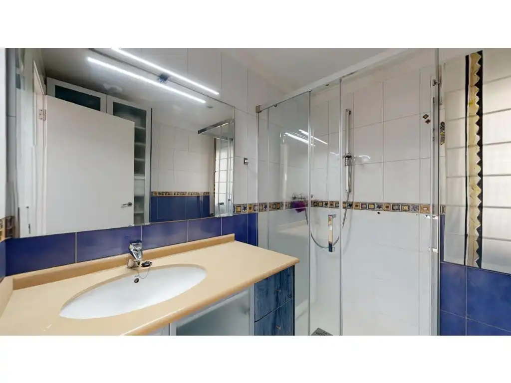 Bathroom of Houses for sale in L'Eliana  with Private garden, Terrace and Storage room